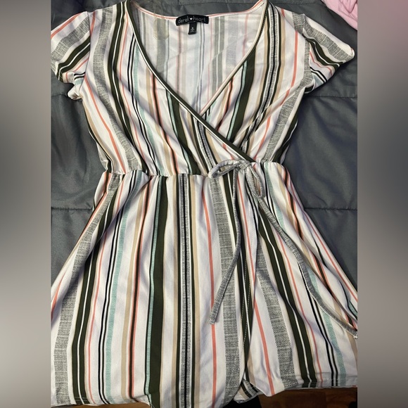 Romper 🌼 - Picture 2 of 2